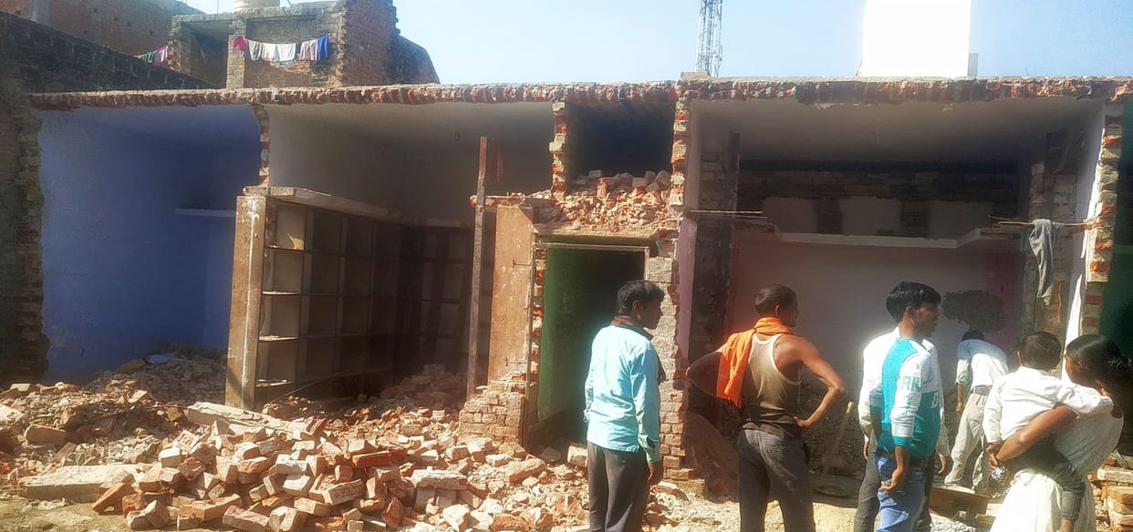 Forced to hammer on house and shop