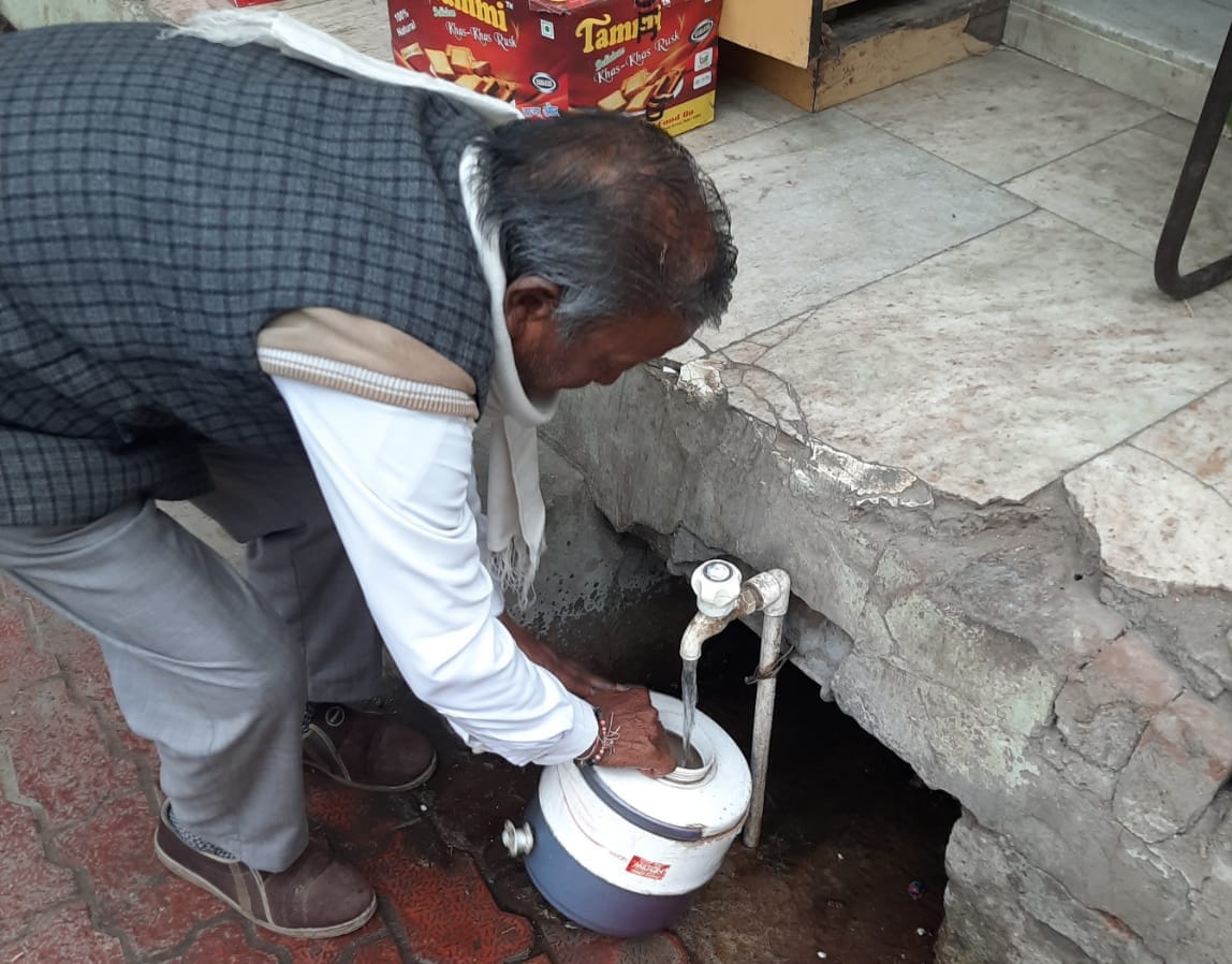 Tank water reached door to door, waiting for tube well to start