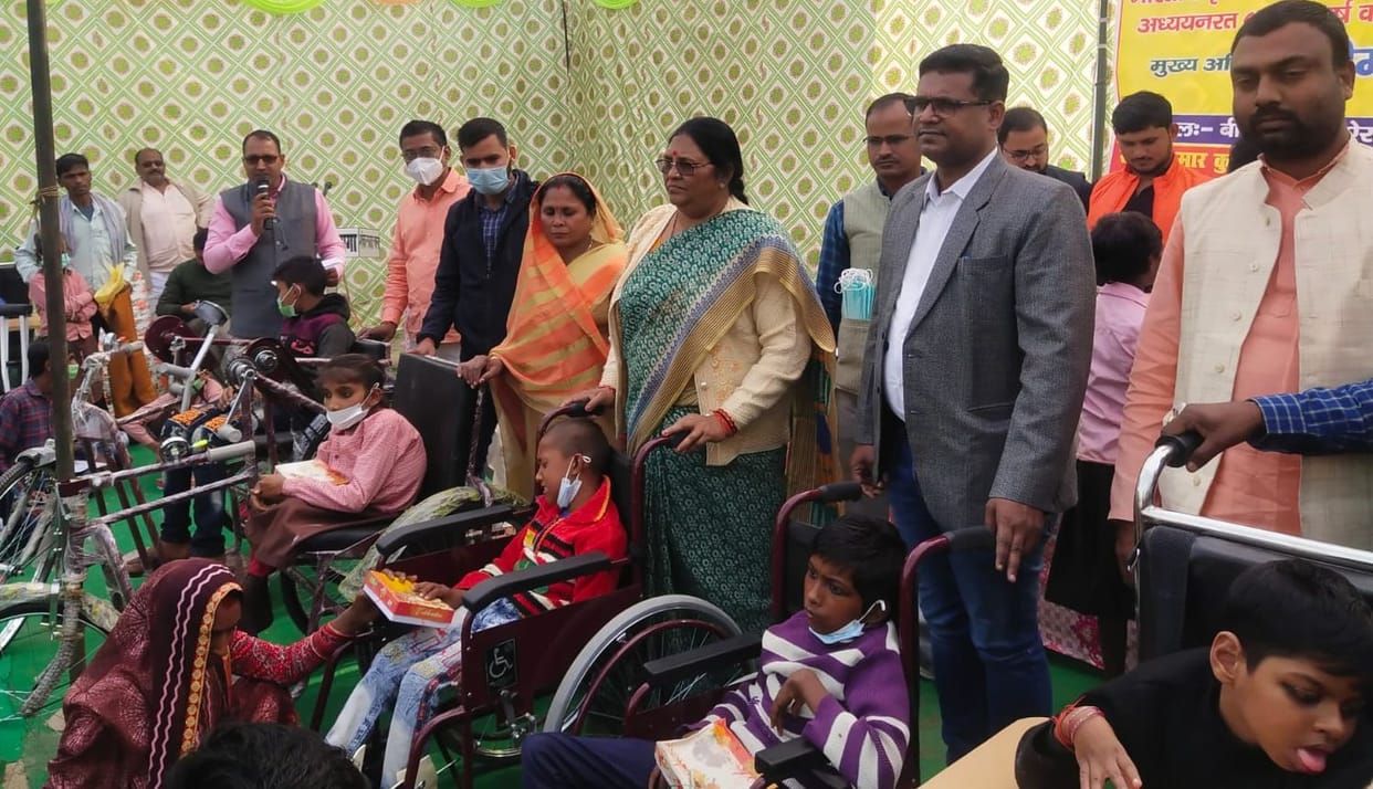 fathepur news,Equipment given to 165 handicapped children