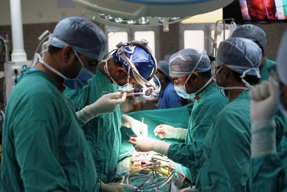 400 operations postponed due to corona in Gorakhpur