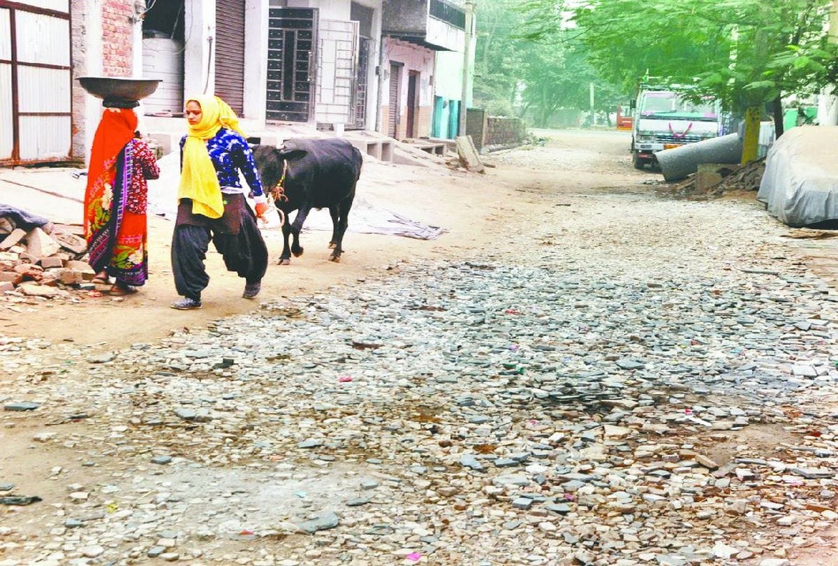 Dahtora And Lakhanpura People Waits For Development Work Of Nagar Nigam Agra