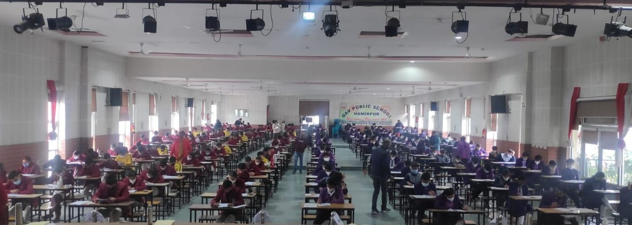 926 students gave first term examination of science subject