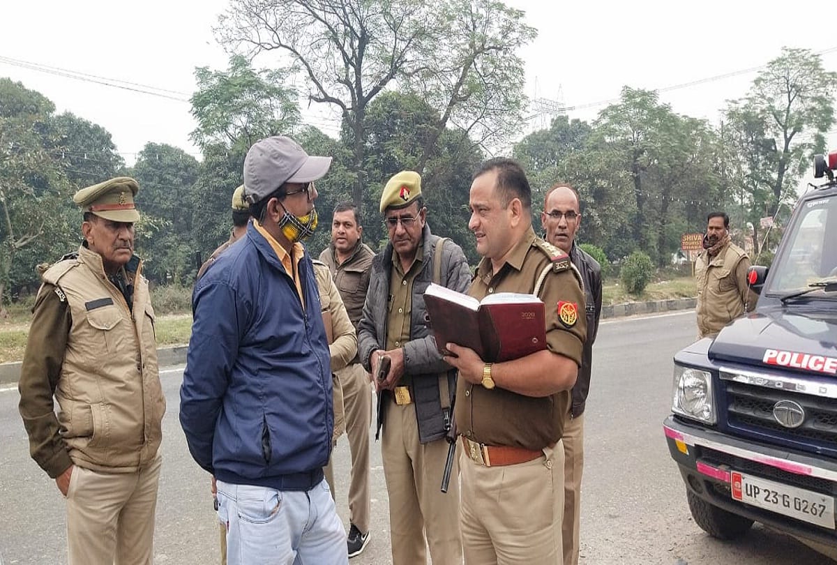 Looted four lakh rupees from oil trader was returning from garh to Hapur with payment police in investigation