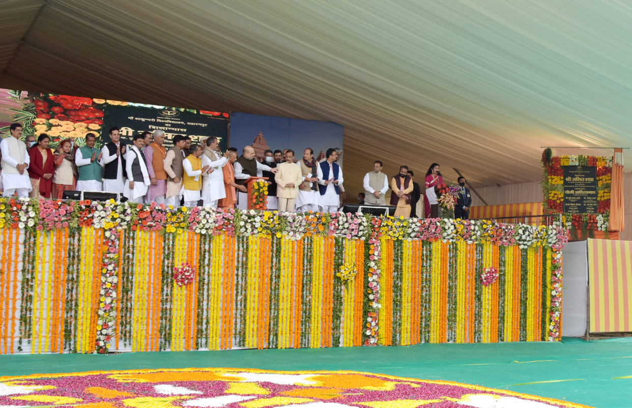 The edge was given to Hindutva, attacked the opposition