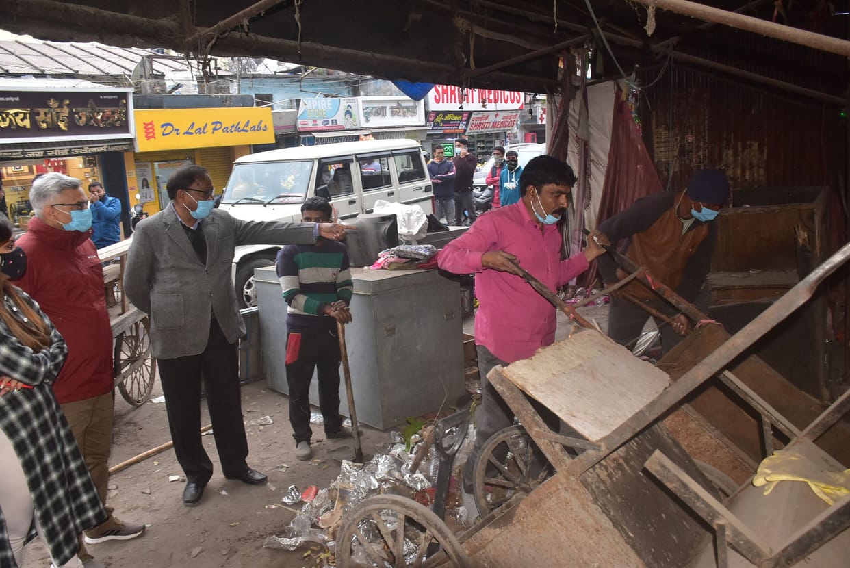 Arguments with traders over removal of encroachment