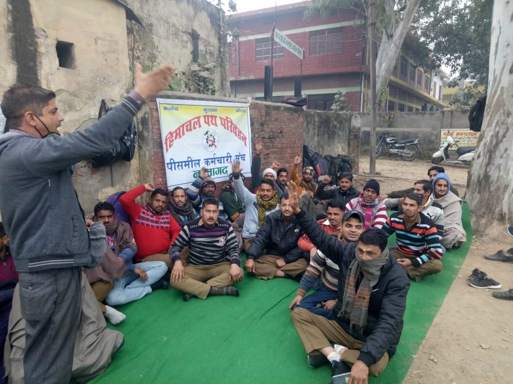 HRTC buses repaired in private garages as piecemeal workers on strike in Solan