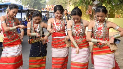 Shilphat decorated with folk colors with the confluence of crafts, tastes