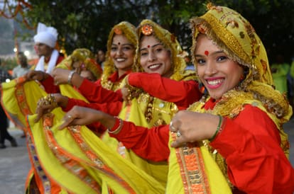 Shilphat decorated with folk colors with the confluence of crafts, tastes