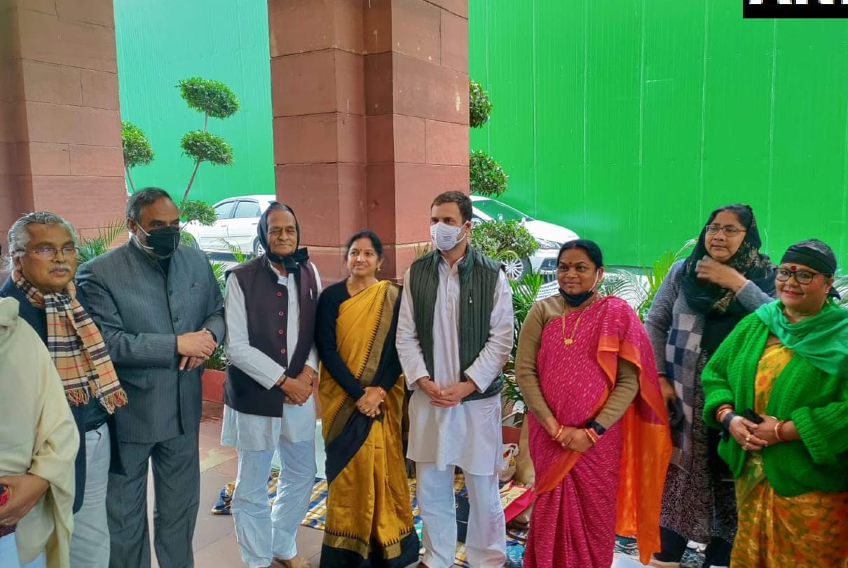 Rahul Gandhi meets the 12 suspended Rajya Sabha MPs Mallikarjun Kharge Slams Modi Government Latest News Update