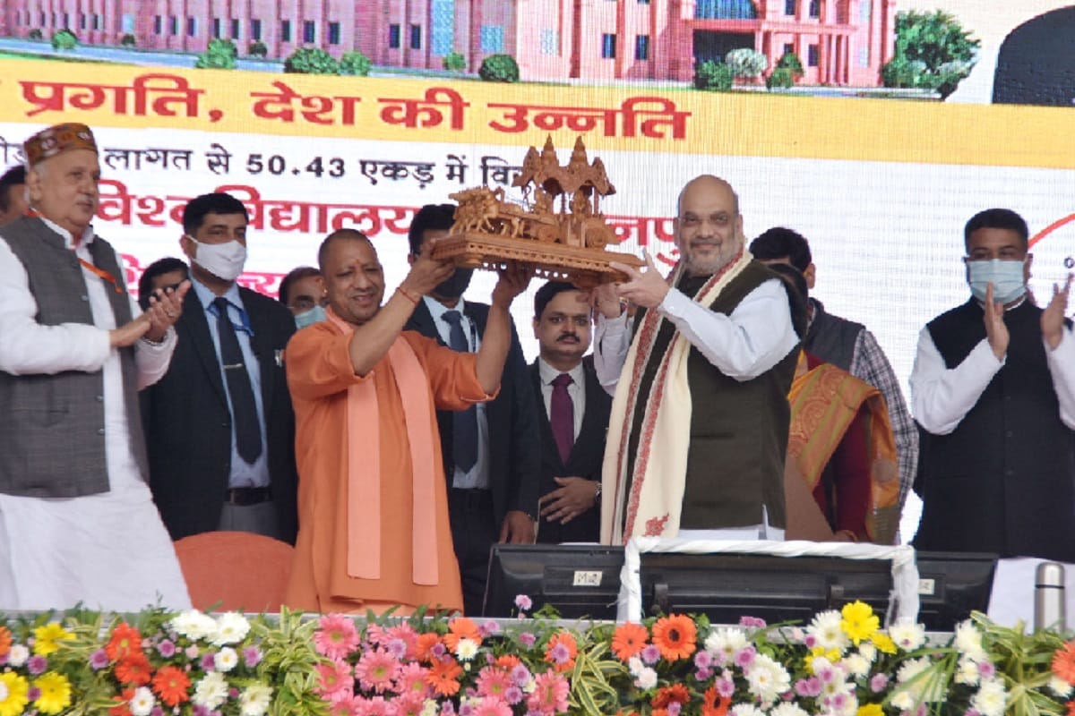 Shah and Yogi set the election agenda of western UP: development, identity, migration, respect and security will be issues, attempts to make BJP vs others fight with concerns