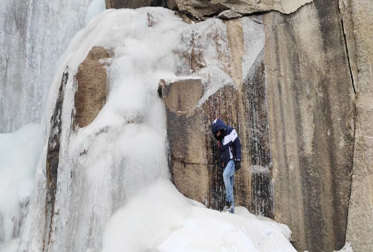 himachal weather update: Snowfall on high peaks including Rohtang, tourists not allowed to go to Atal Tunnel, cold wave increased in Shimla
