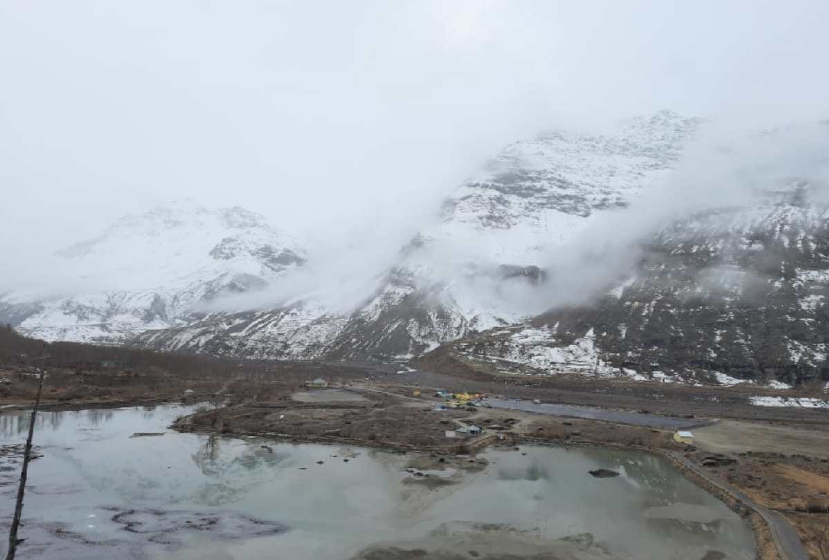 himachal weather update: Snowfall on high peaks including Rohtang, tourists not allowed to go to Atal Tunnel, cold wave increased in Shimla