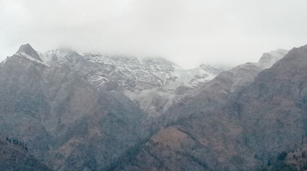 Foils fell on the peaks of Bharmour and Pangi
