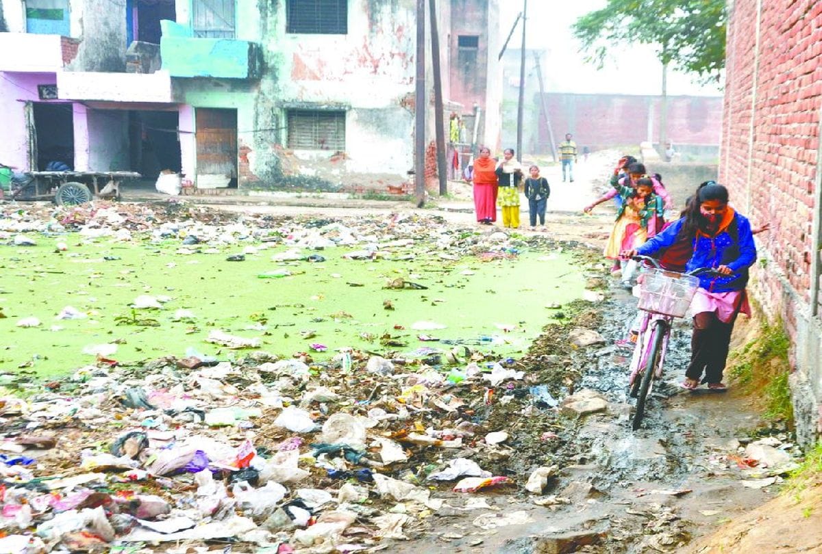 Dahtora And Lakhanpura People Waits For Development Work Of Nagar Nigam Agra