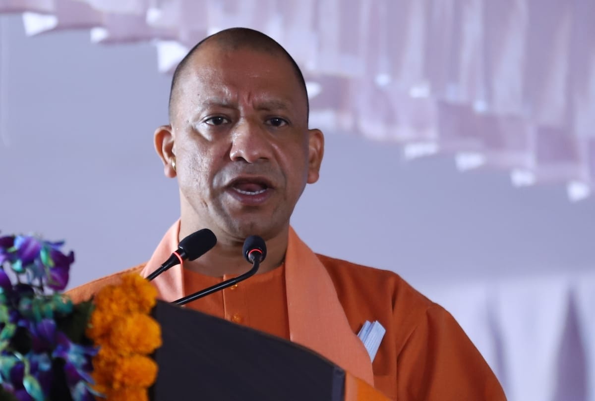 Every person coming in Uttar Pradesh should be tested instructs CM Yogi Adityanath.
