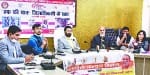 हक की बात कार्यक्रम में लोगों की समस्याएं सुनते डीएम।
