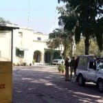 लुधियाना में एसआईटी प्रमुख व आईजी एसपीएस परमार के दफ्तर के बाहर का दृश्य।