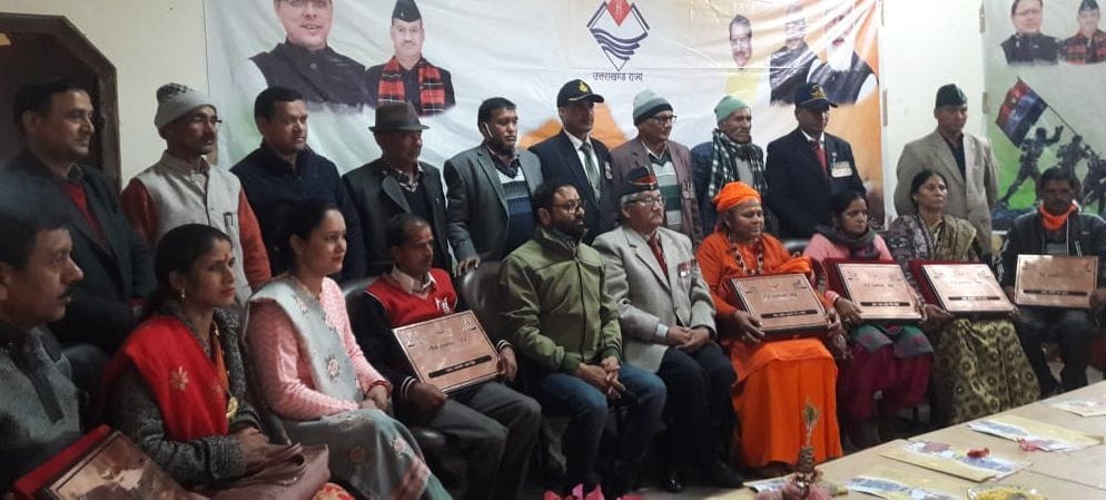 Families of martyrs honored by giving them copper letters