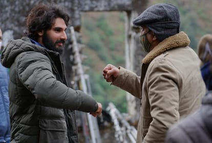 Tadap Movie Review in Hindi By Pankaj Shukla Ahan Shetty Tara Sutaria Saurabh Shukla Milan Luthria