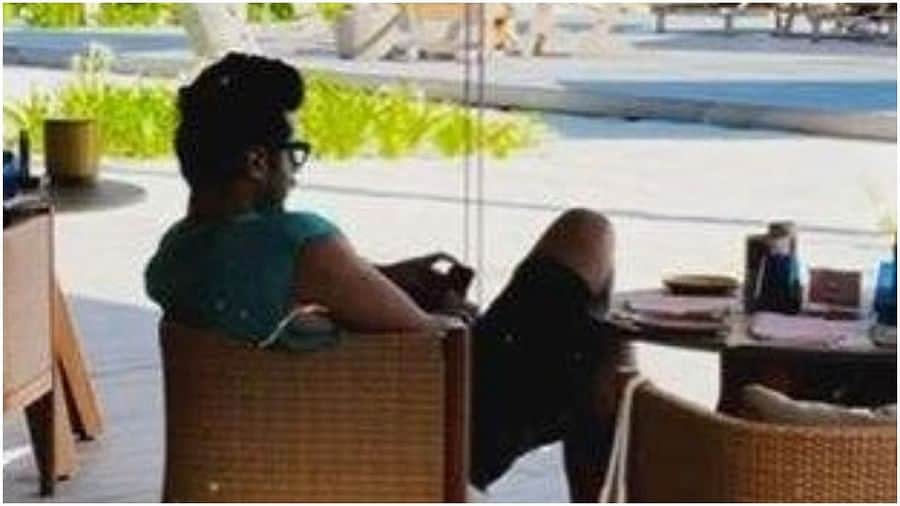 Malaika Arora and Arjun Kapoor are enjoying Maldives' vacation in style