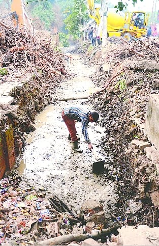 Now only one year is left but only 17 projects have been completed out of 62.