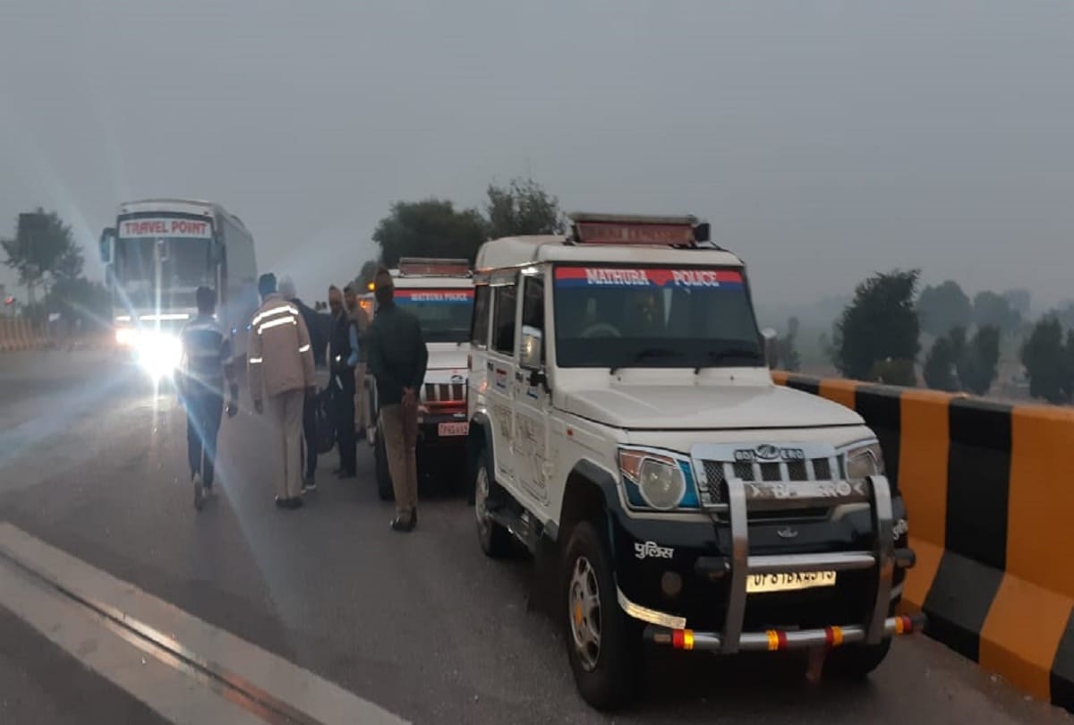 Five Died In Road Accident At Yamuna Expressway Indise Story