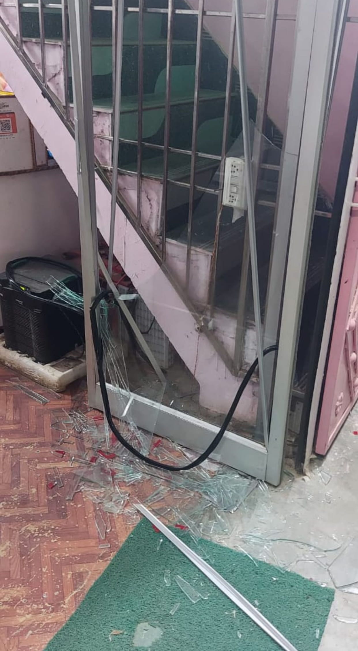 The private hospital was vandalized for the treatment of the partner, the operator gave a complaint against the two youths