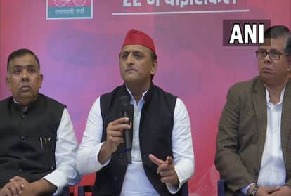 झांसी में सपा प्रमुख अखिलेश यादव