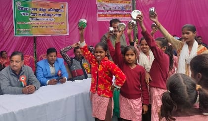 Alok and Heera topped the 100 meter race