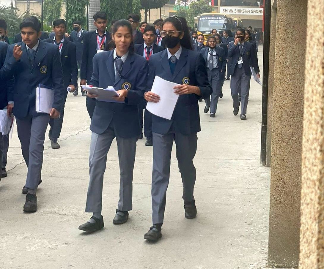 the students who came out after giving the paper said- it was very easy