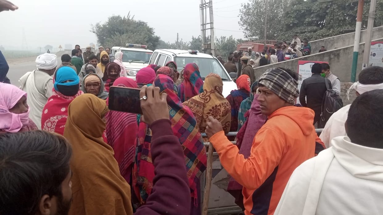 picketing for arrest