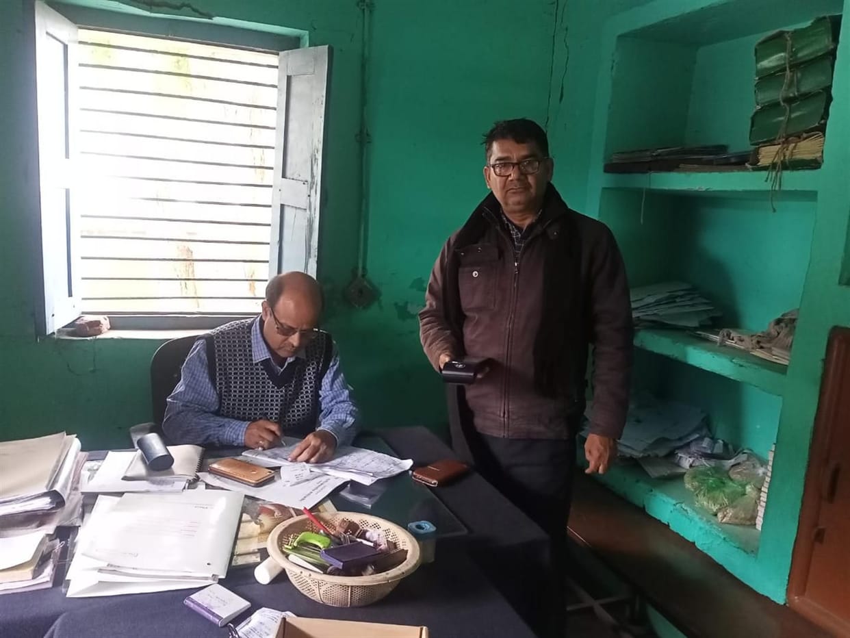 Hathras: Purchase paddy on priority basis when contacted by the farmer