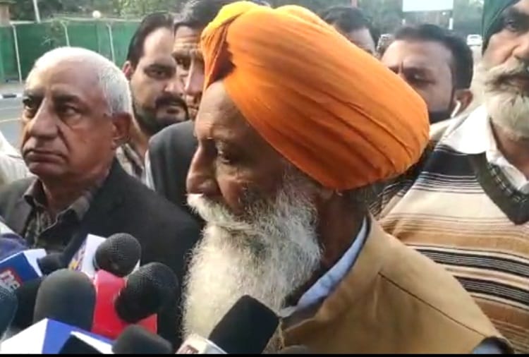 Farmer leader Gurnam Singh Chaduni reached Chandigarh to meet CM Manohar Lal