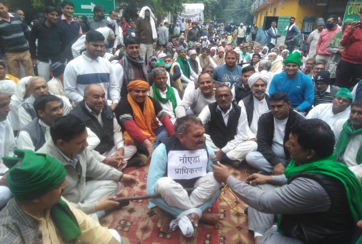 Noida case filed against sukhbir khalifa and 640 other farmers for creating ruckus in government work by sitting on Noida authority gate