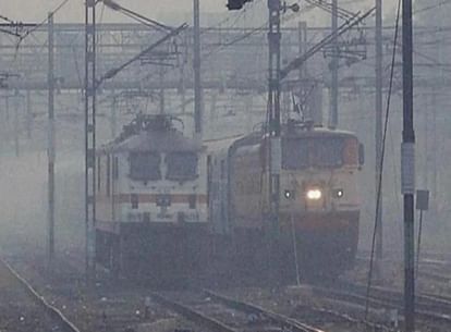 12 flights canceled due to rain and fog, many trains delayed by 18 hours; Commotion of passengers at the airpo