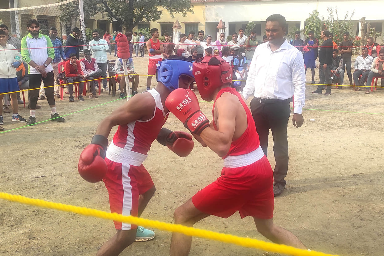 Skills of players shown in inter-college boxing competition