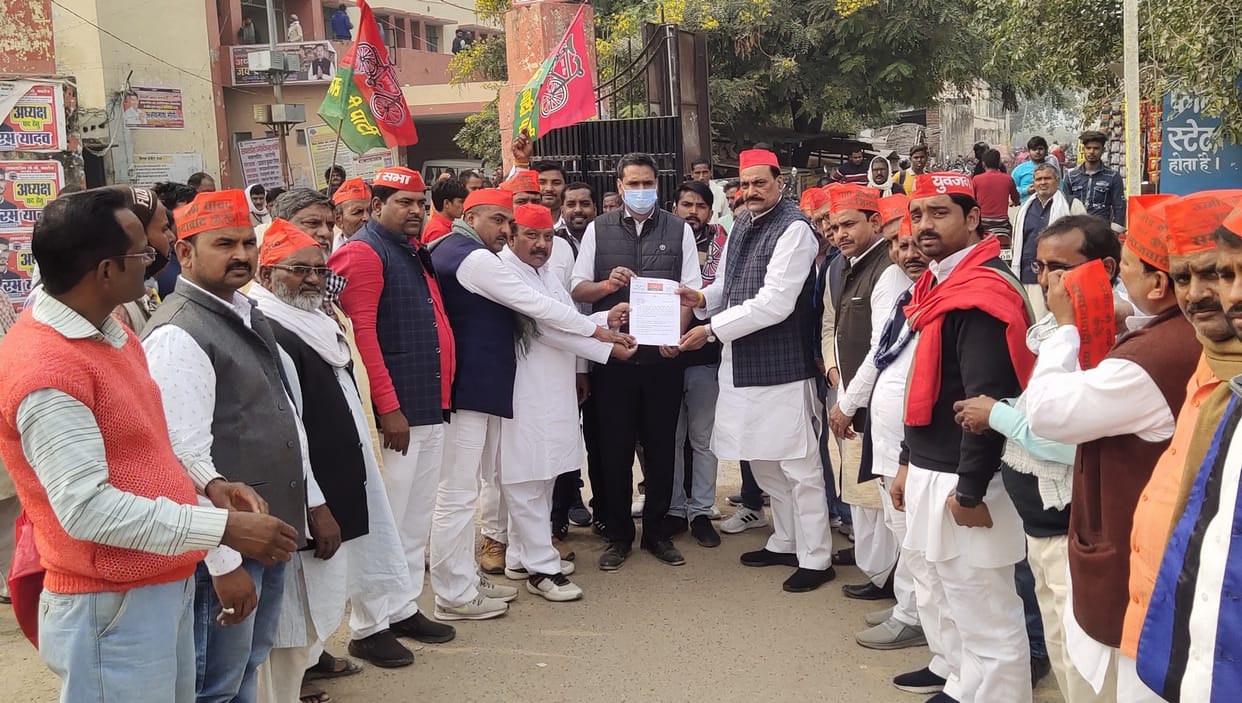 Sapajan will give a leaflet to the CM by taking the stray animals with him