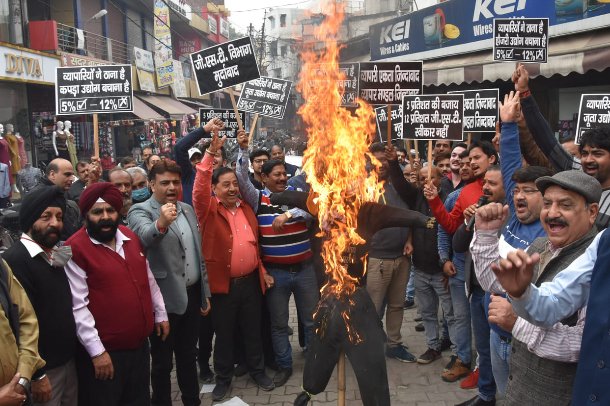 Traders burnt effigy of GST law
