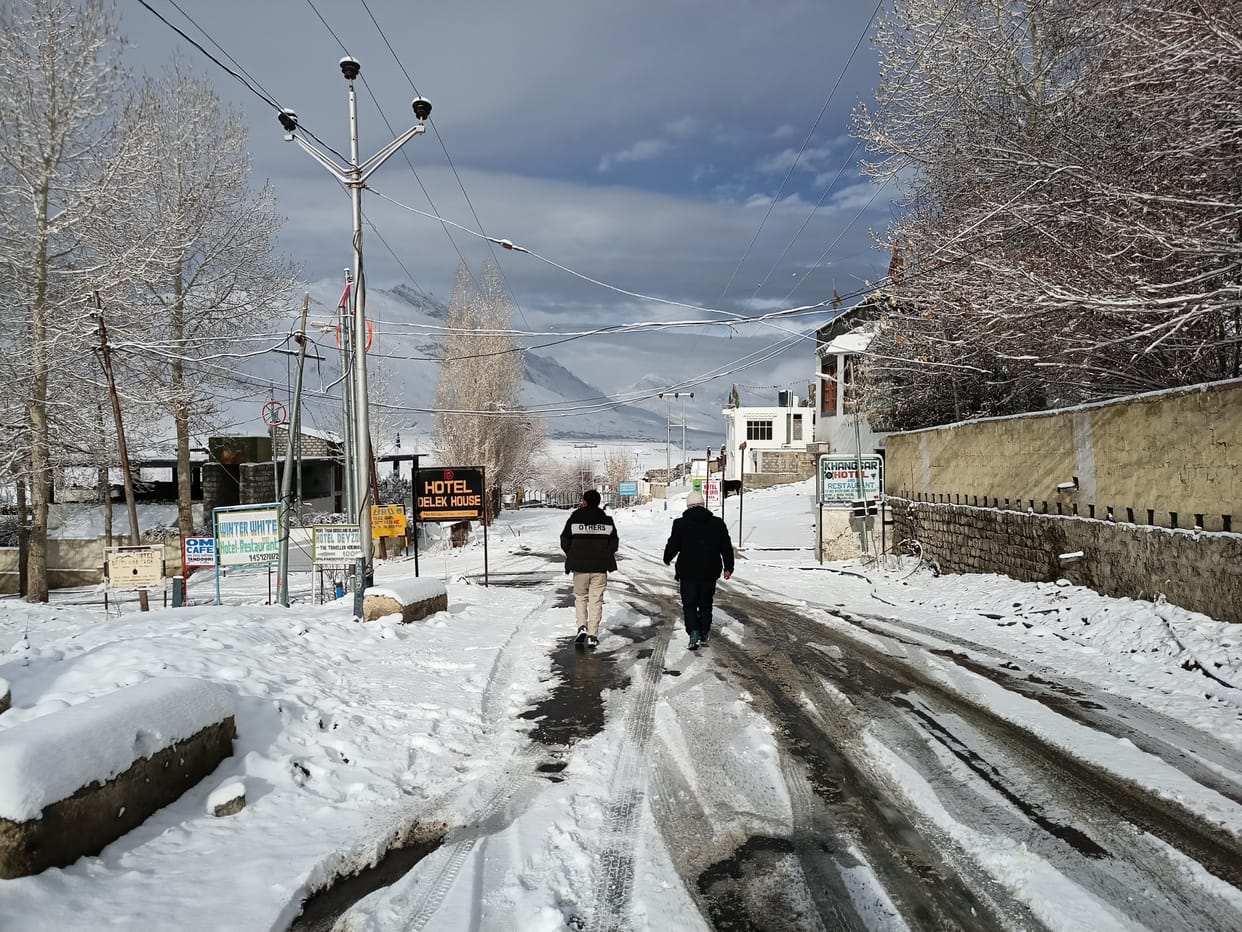 8 routes closed due to snowfall in Lahaul