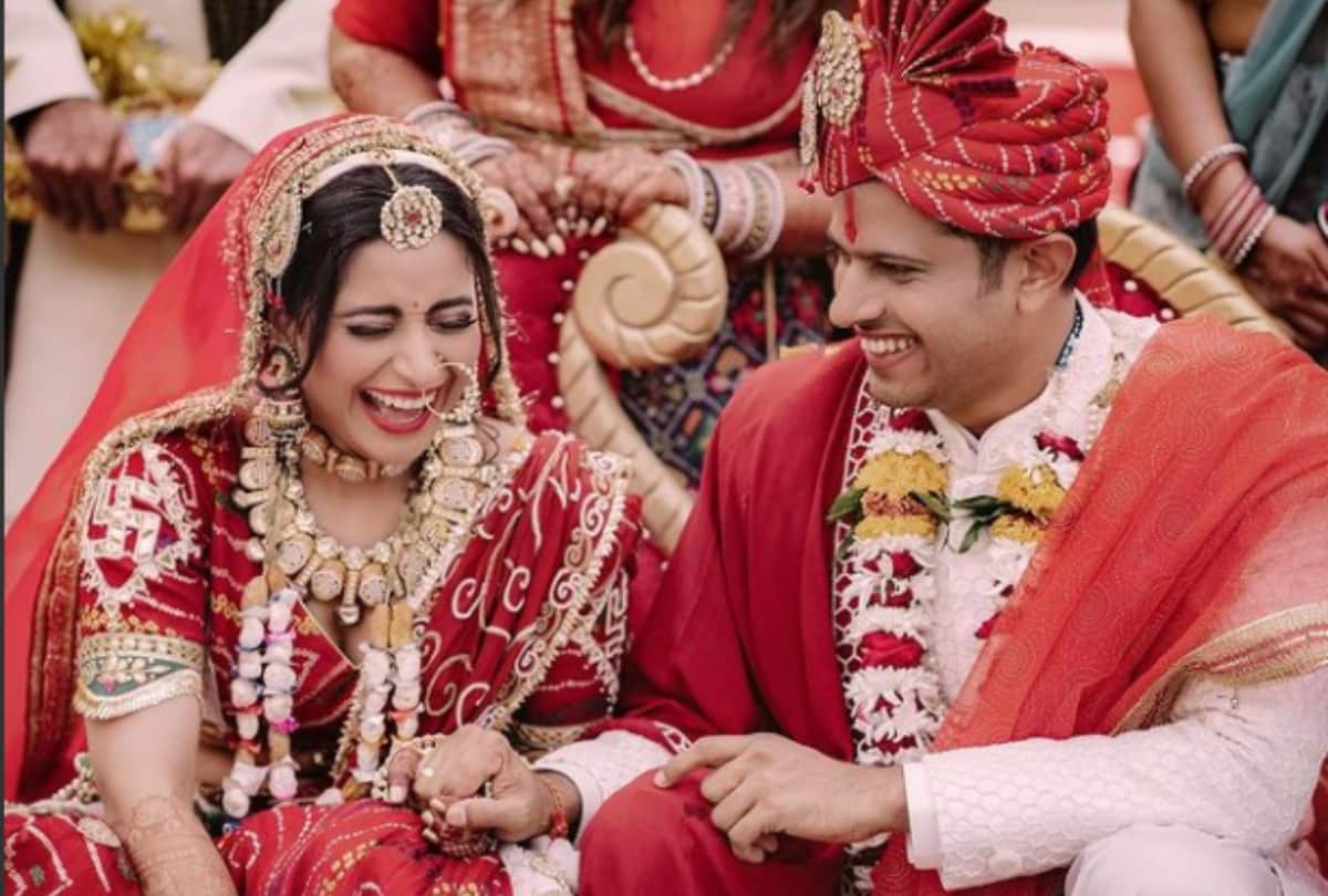 evergreen actress rekha attends Ghum Hai Kisikey Pyaar Meiin stars neil bhatt and aishwarya sharma wedding reception see photos