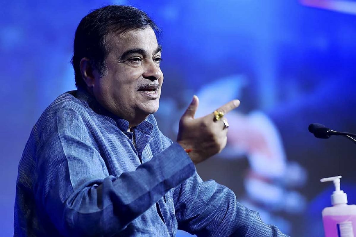 Union Minister nitin gadkari said investors should not worry about the projects getting stuck