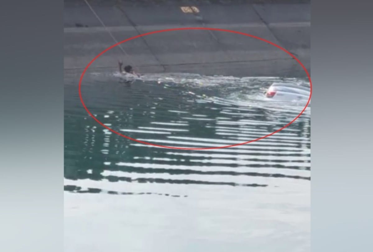 Himachal News: car fall in canal in Mandi himachal pradesh