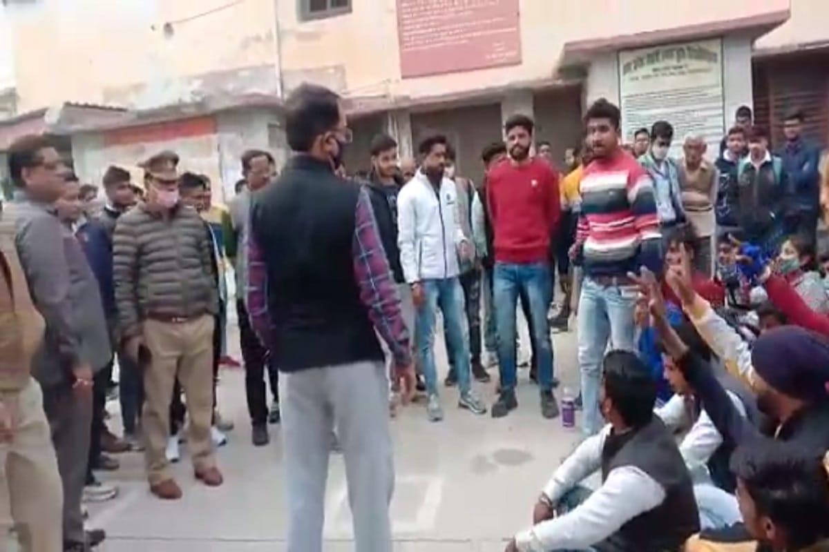 Saharanpur News: Dalit students have ruckus against principal of Jain college