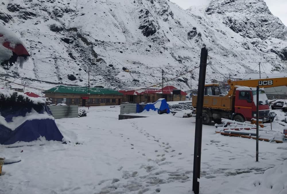 Uttarakhand weather Update Today: Fresh Snowfall In chardham Beautiful Photos