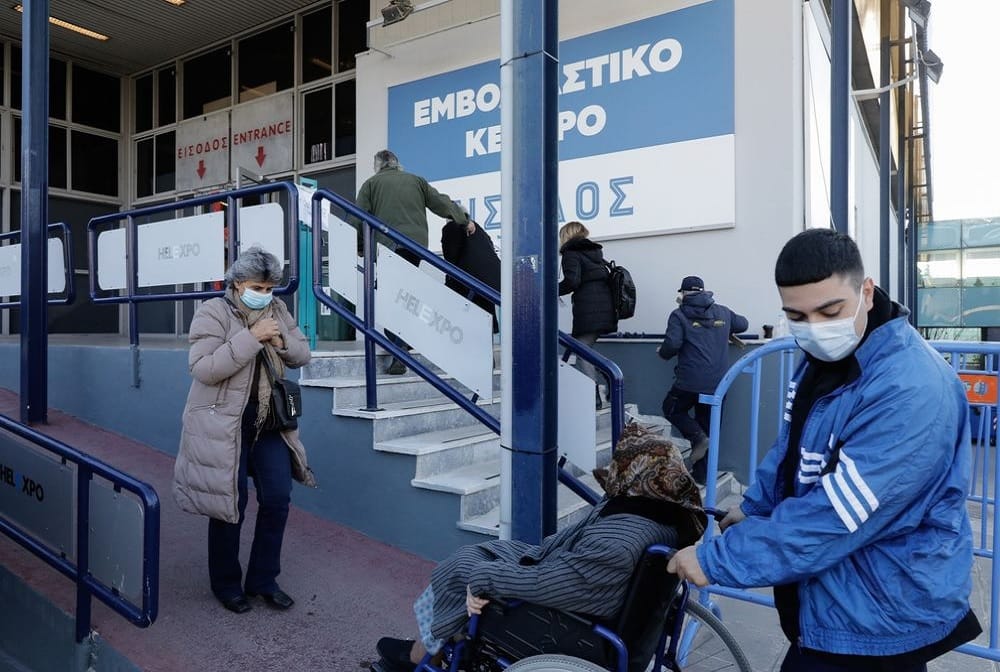 covid-19: These Countries Are Slapping the Unvaccinated With Fines and Bans