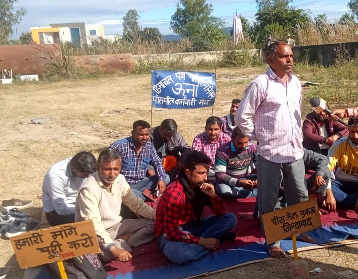hrtc peace meel workers strike continues in una two root stoped-people facing problem