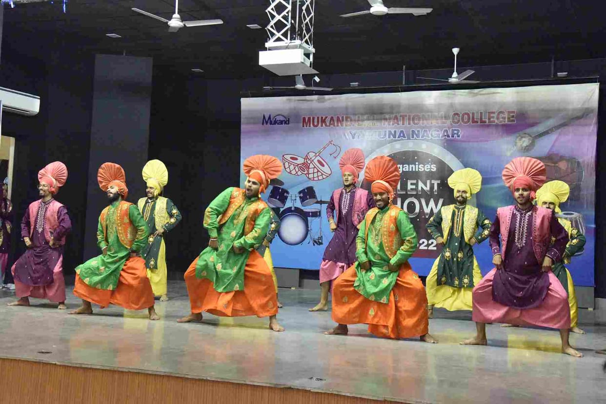 Students danced in Bhangra and Gidda, the audience also danced a lot, Yamunanagar