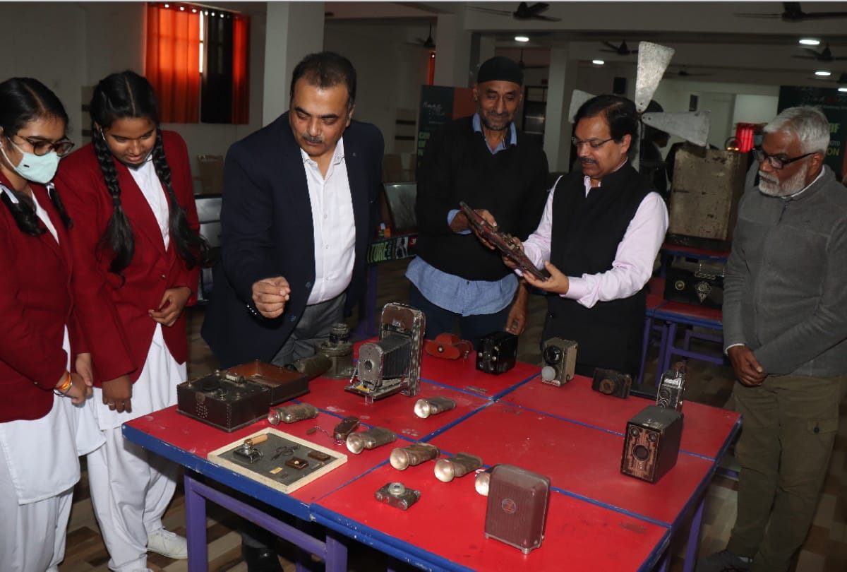 Colors of Nature photo exhibition organized under unique campaign of Rang Sindoori and Amar Ujala