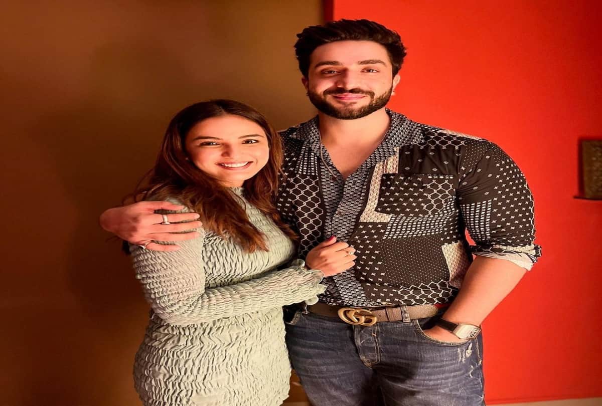 Bigg boss fame jasmin bhasin admitted in hospital after getting stomach infection share picture