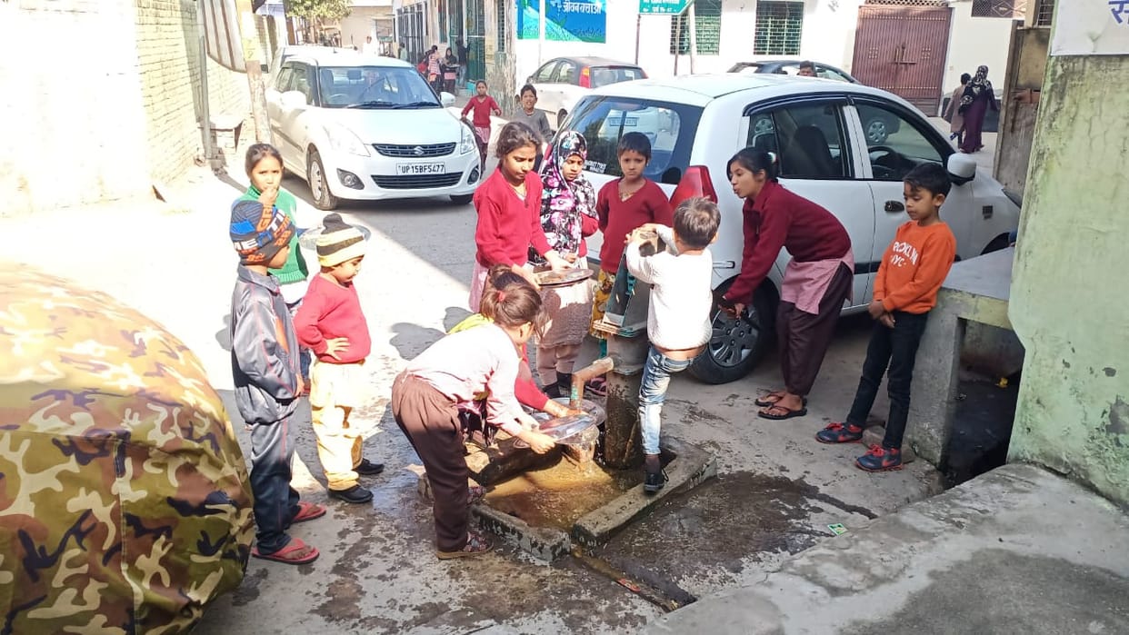 The future of the country is washing dishes in government schools